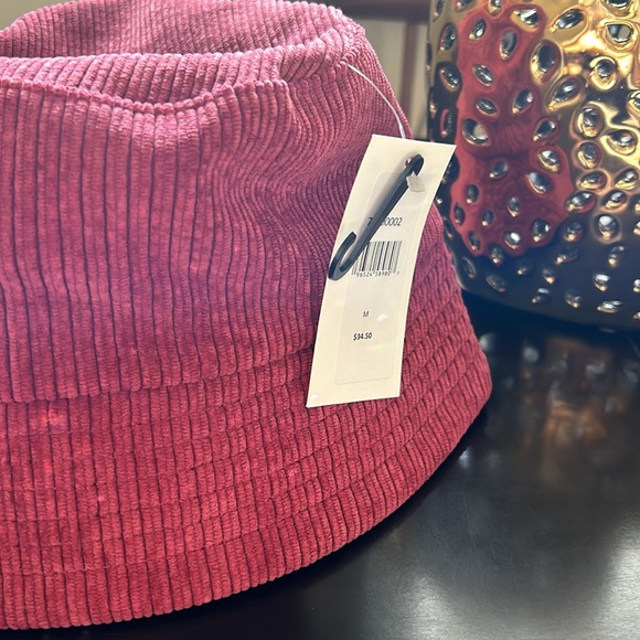 Levi’s corduroy bucket hat - Picture 2 of 3